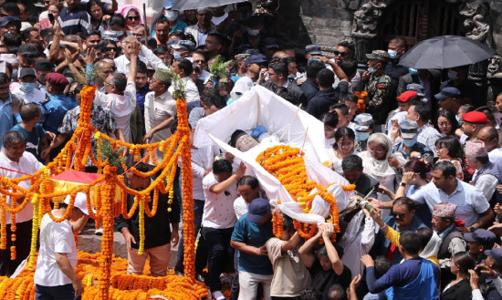 राजकीय सम्मानसहित पशुपति आर्यघाटमा नेम्वाङको अन्तिम बिदाइ